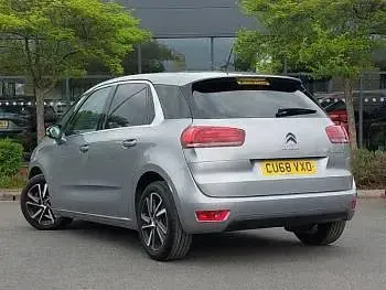 Begagnad Citroën C4 Feel 131 HK (96 kW) 2018 Grå SUV