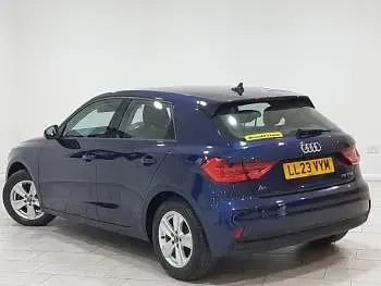 Used Audi A1 Design 95 HP (69 kW) 2023 Blue SUV