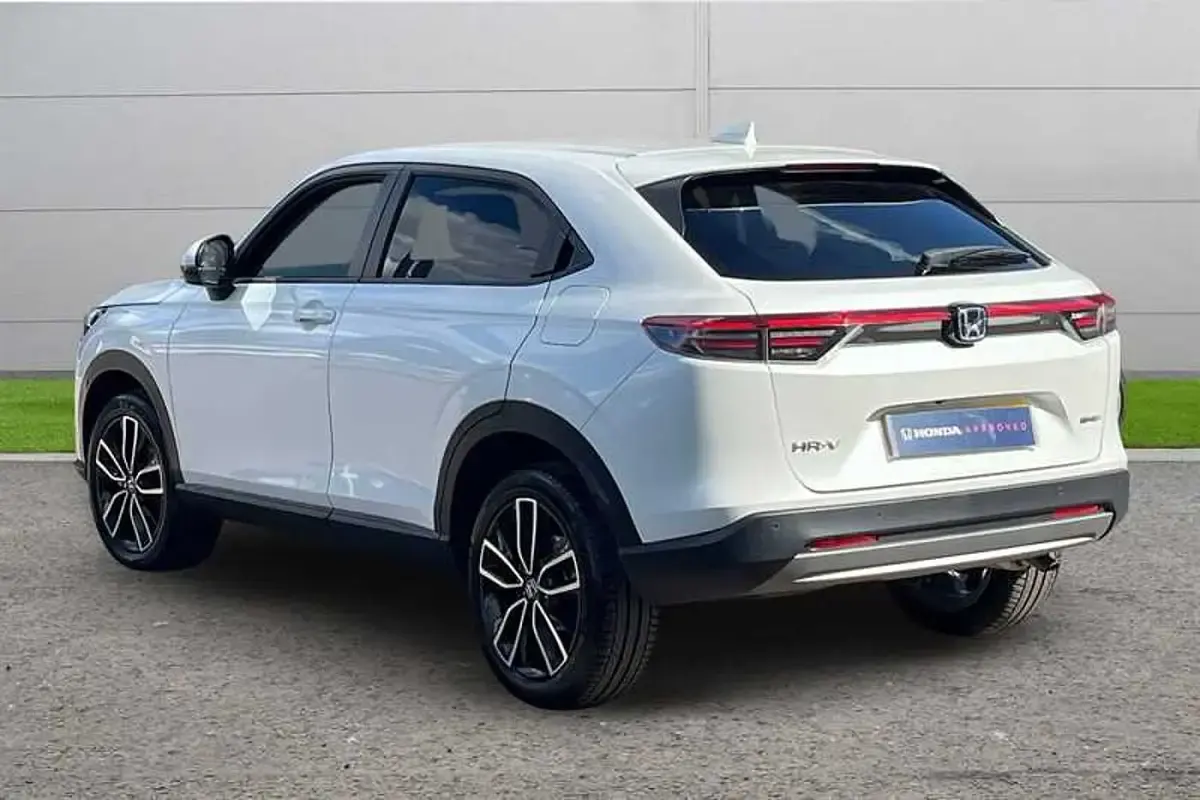 Used Honda HR-V Elegance 131 HP (96 kW) 2025 White SUV