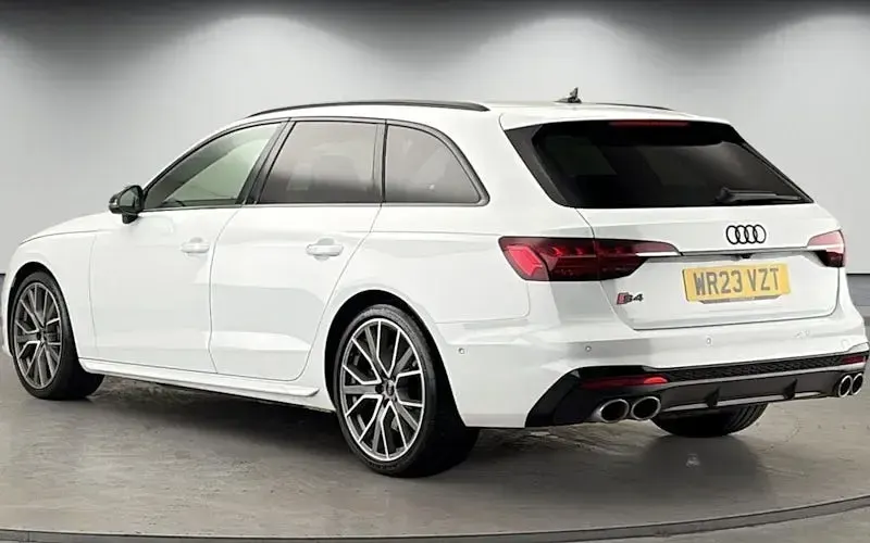 Used Audi S4 Advanced 341 HP (250 kW) 2023 Glacier white Estate