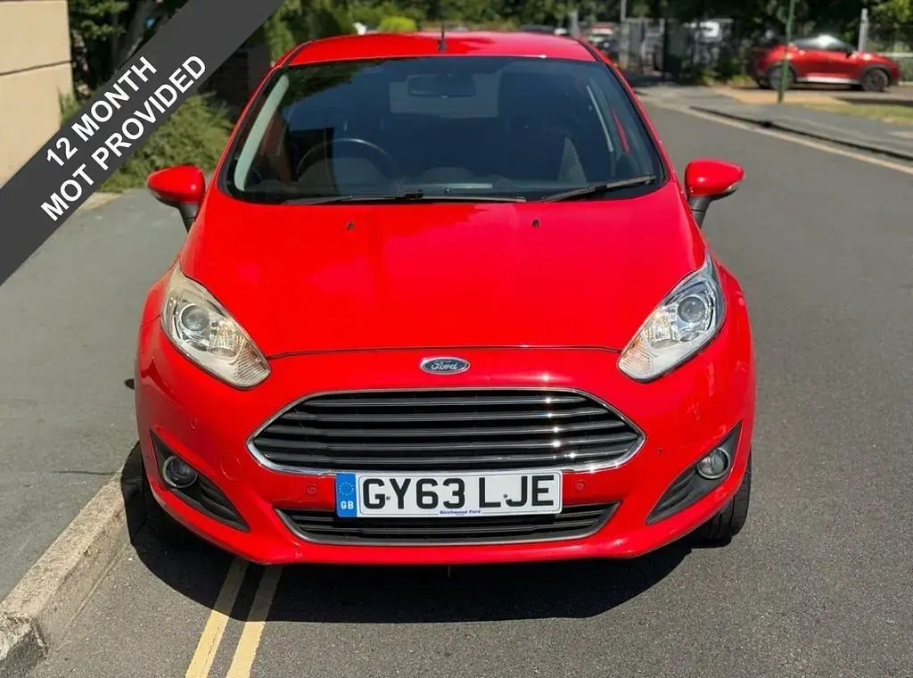 Used Ford Fiesta Zetec 125 HP (91 kW) 2013 Red Hatchback
