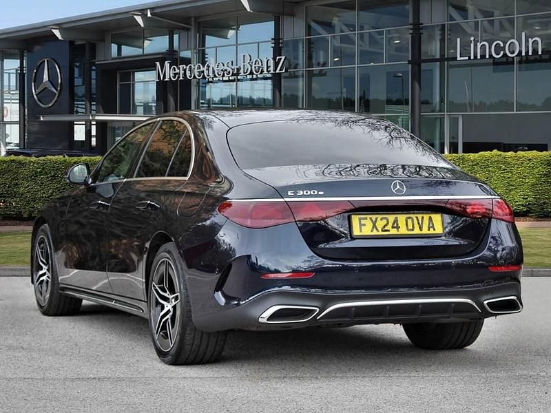 Used Mercedes E300 AMG Line Premium 313 HP (230 kW) 2024 Blue Sedan