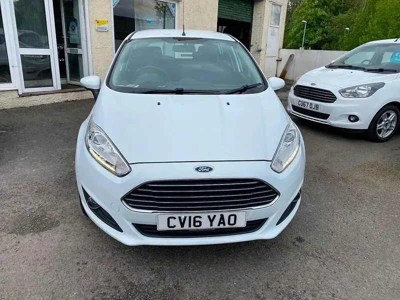 Used Ford Fiesta Zetec 2016 White Hatchback