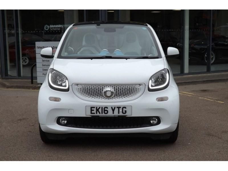 White Used 2016 Smart ForTwo Coupé Premium Coupe | £8,495 (Fair price) - Image 1/3