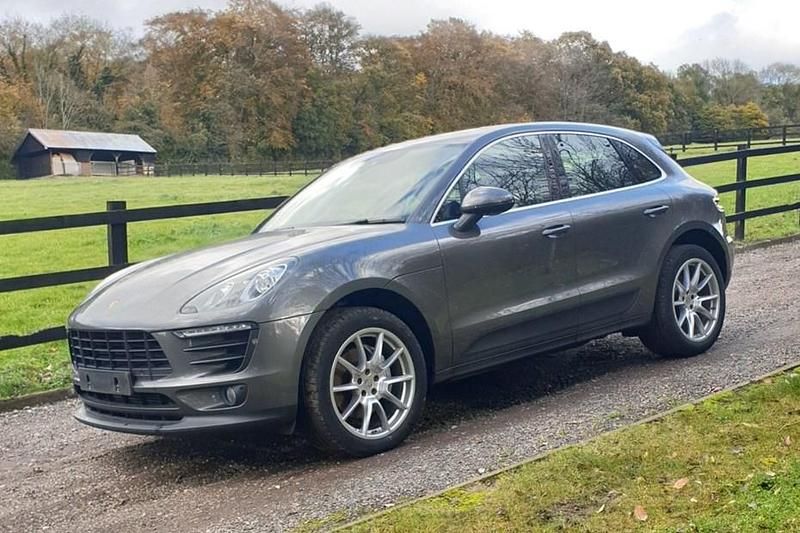 Used 2015 Porsche Macan SUV | £16,495 (Expensive) - Image 1/1