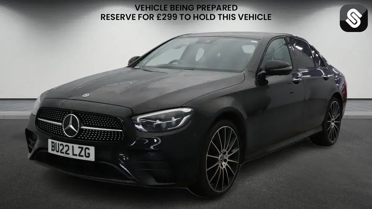 Begagnad Mercedes E400 AMG line 330 HK (242 kW) 2022 Svart Sedan