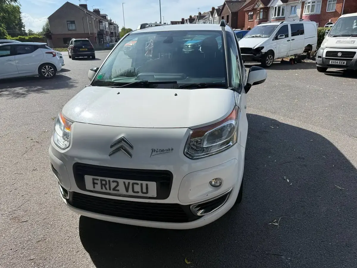 Used Citroën C3 Picasso Exclusive 90 HP (66 kW) 2012 White MPV