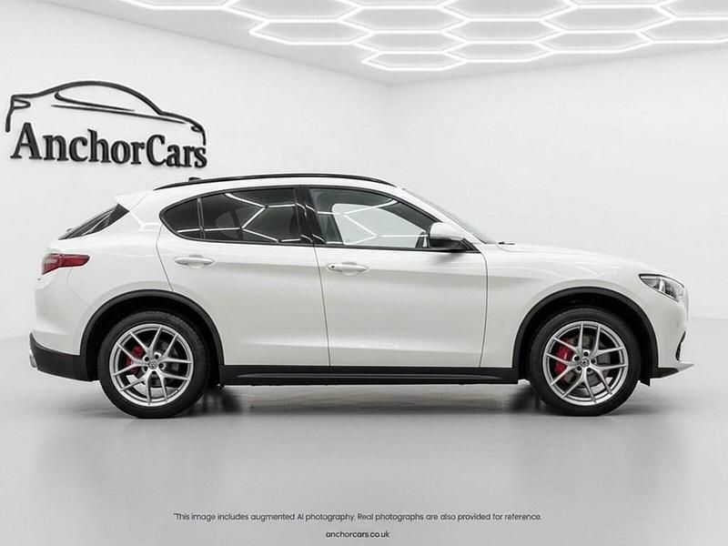 Used Alfa Romeo Stelvio 210 HP (154 kW) 2018 White SUV