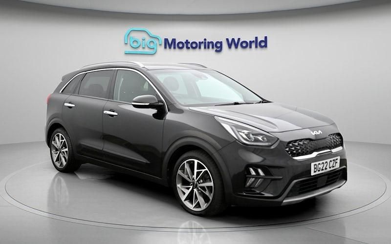 Gebraucht Kia Niro 141 PS (103 kW) 2022 Schwarz SUV