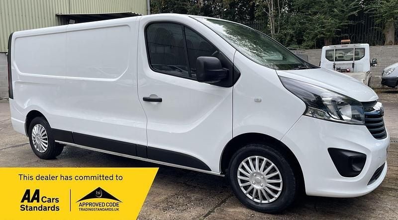 White Used 2018 Vauxhall Vivaro Sportive Van | £6,945 (Fair price) - Image 1/2