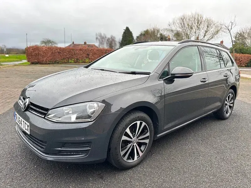 Used VW Golf VII SE 105 HP (77 kW) 2014 Nardo grey Estate