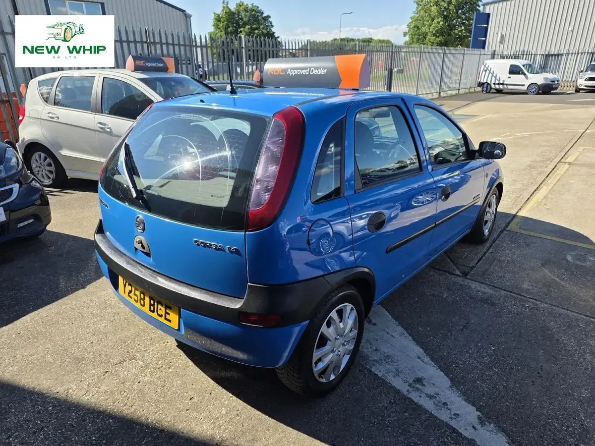 Used Vauxhall Corsa Comfort 89 HP (65 kW) 2001 Blue Hatchback