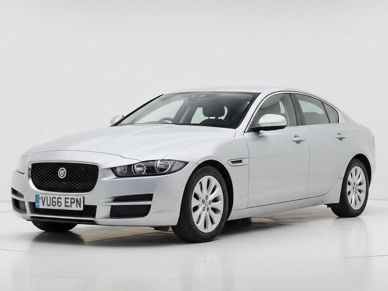 Used Jaguar XE Prestige 163 HP (119 kW) 2016 Silver Sedan