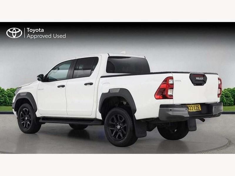Used Toyota HiLux 201 HP (147 kW) 2023 White Pickup