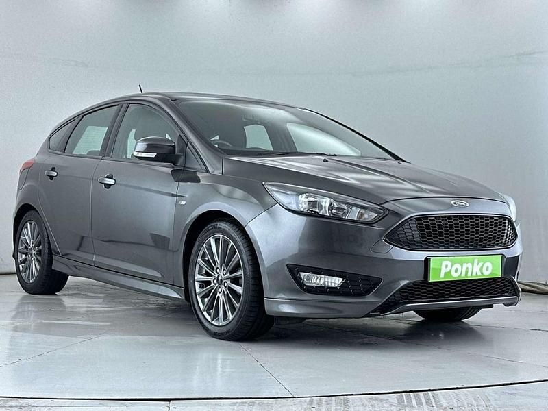 Used Ford Focus ST-Line 120 HP (88 kW) 2017 Grey Hatchback