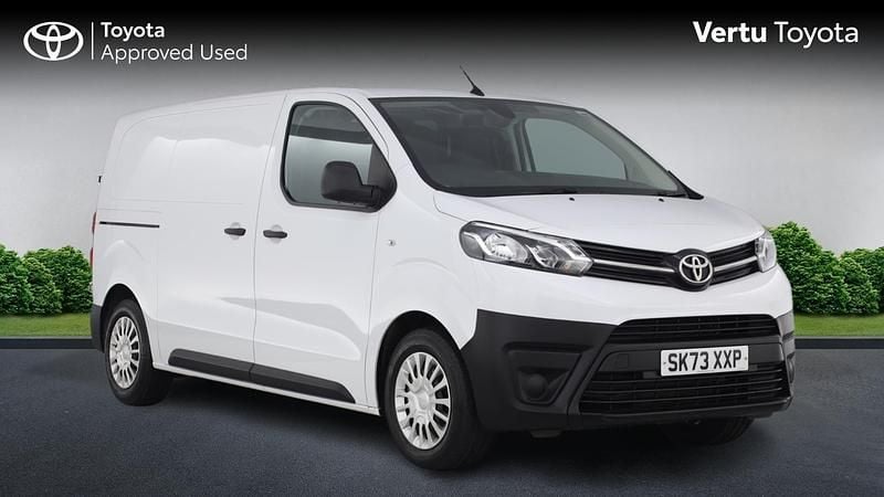 Used 2023 Toyota Proace MPV | £17,390 (A bit pricey) - Image 1/3