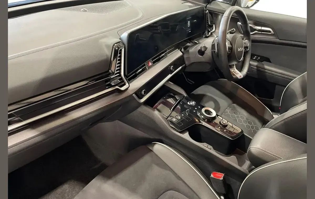 Used Kia Sportage GT-Line 206 HP (151 kW) 2025 Silver SUV