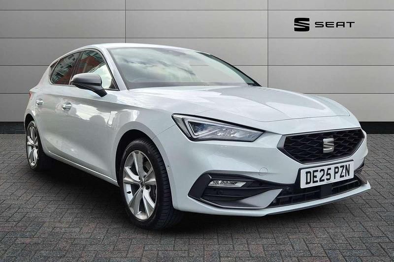 White Used 2025 Seat Leon FR Hatchback | £22,495 (Expensive) - Image 1/4