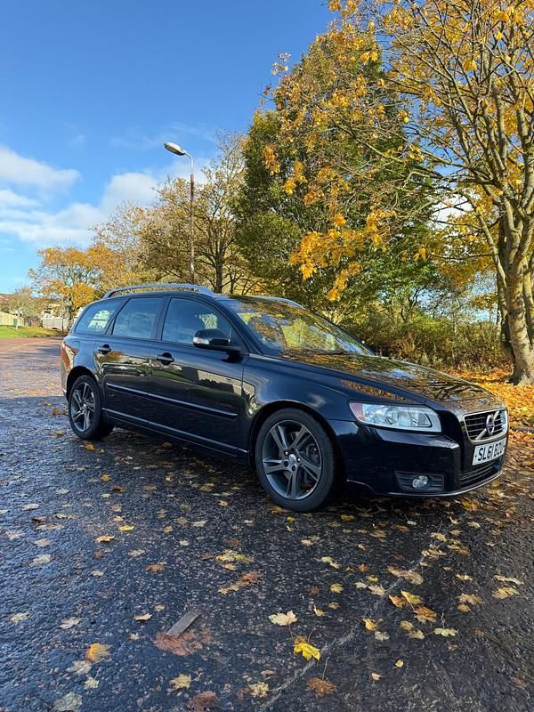 Black Used 2011 Volvo V50 SE Estate | £4,300 (Fair price) - Image 1/4