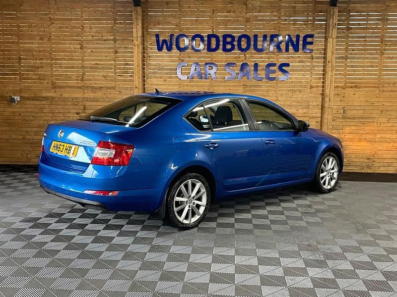 Used Skoda Octavia Elegance 140 HP (102 kW) 2013 Blue Hatchback