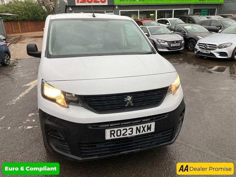 Used Peugeot Partner Premium 102 HP (75 kW) 2023 White MPV
