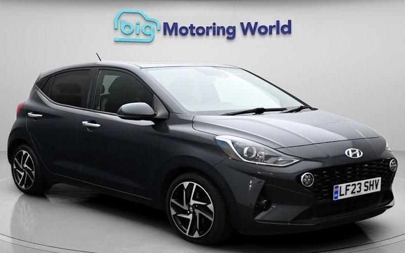 Used Hyundai i10 Premium 67 HP (49 kW) 2023 Grey Hatchback