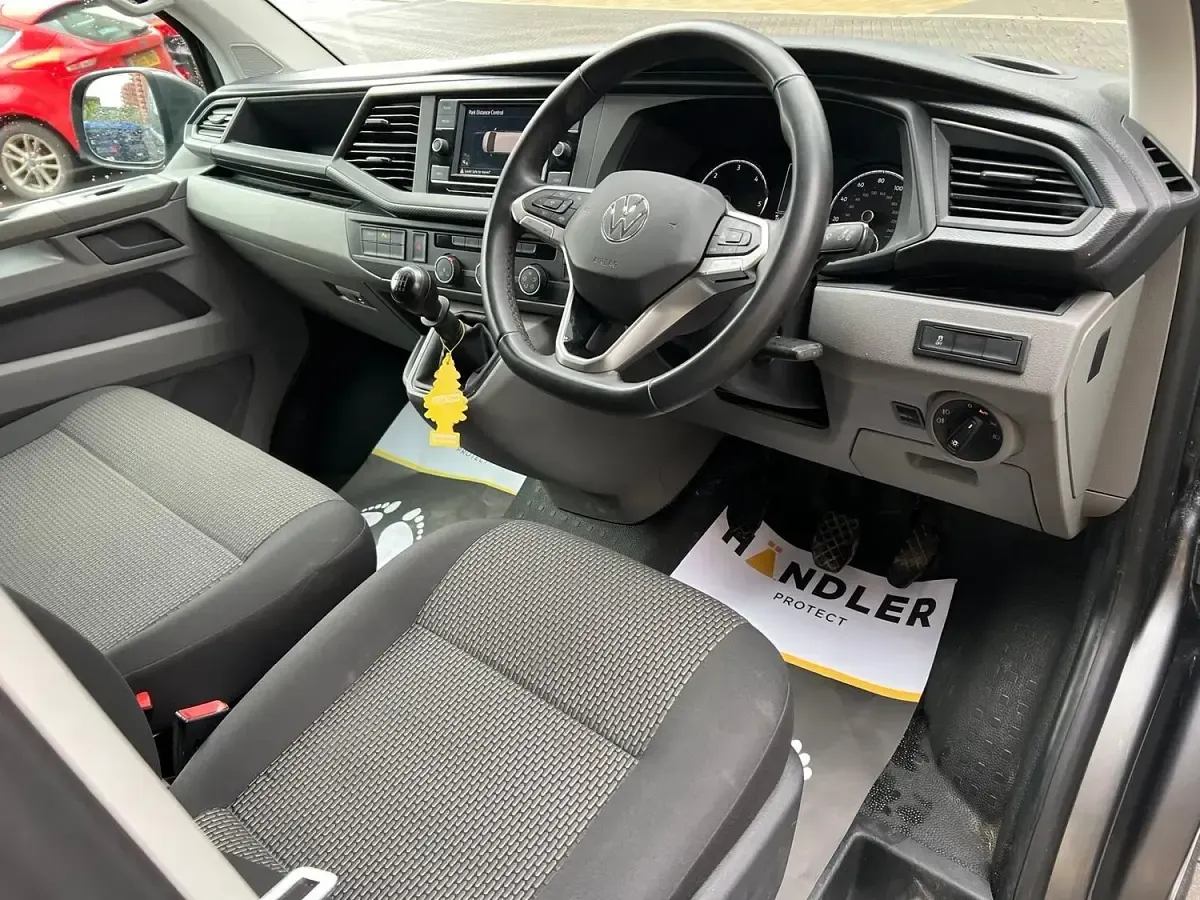 Used VW Transporter Highline 148 HP (108 kW) 2021 Grey Van