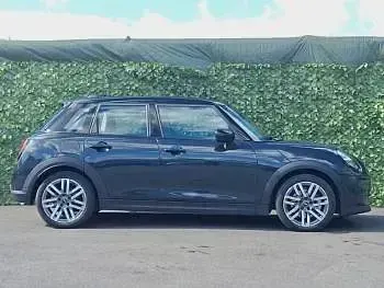 Used Mini Cooper Classic 156 HP (2025) in Kirkcaldy - £21,898 | AutoUncle