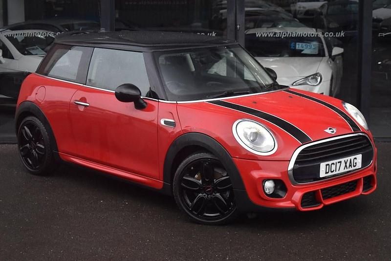 Used Mini Cooper Hatch 136 HP (100 kW) 2017 Red Hatchback