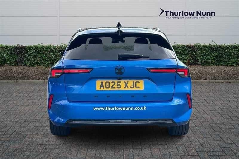 Second-hand Vauxhall Astra Ultimate 130 CP (95 kW) 2025 Albastru Break