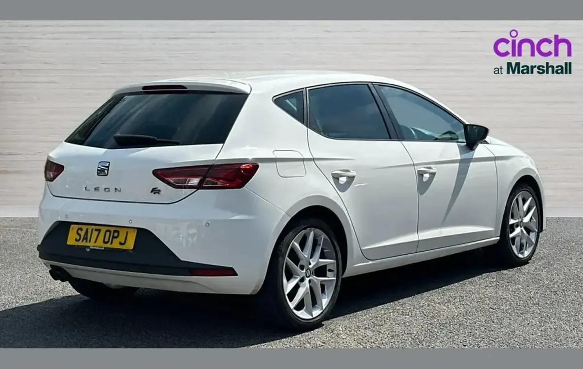 Used Seat Leon FR 123 HP (90 kW) 2017 White Hatchback
