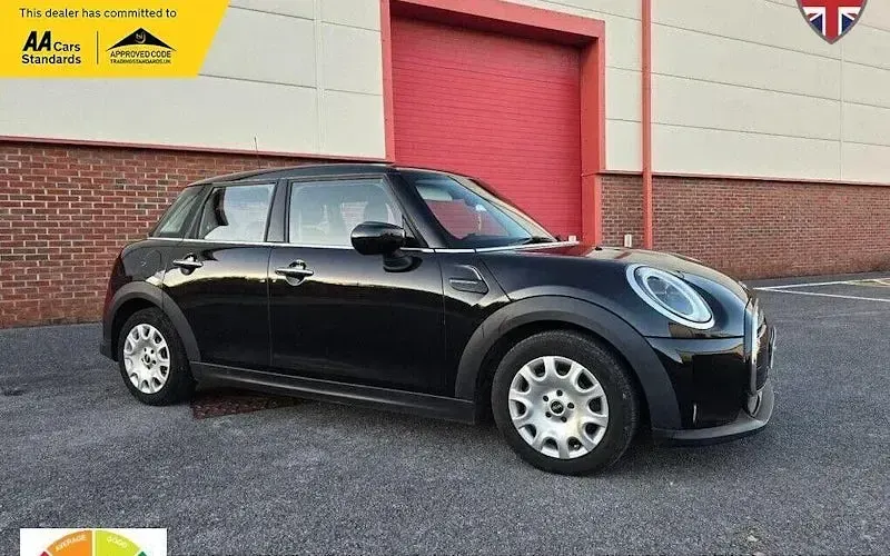 Used Mini ONE Classic 102 HP (75 kW) 2021 Hatchback