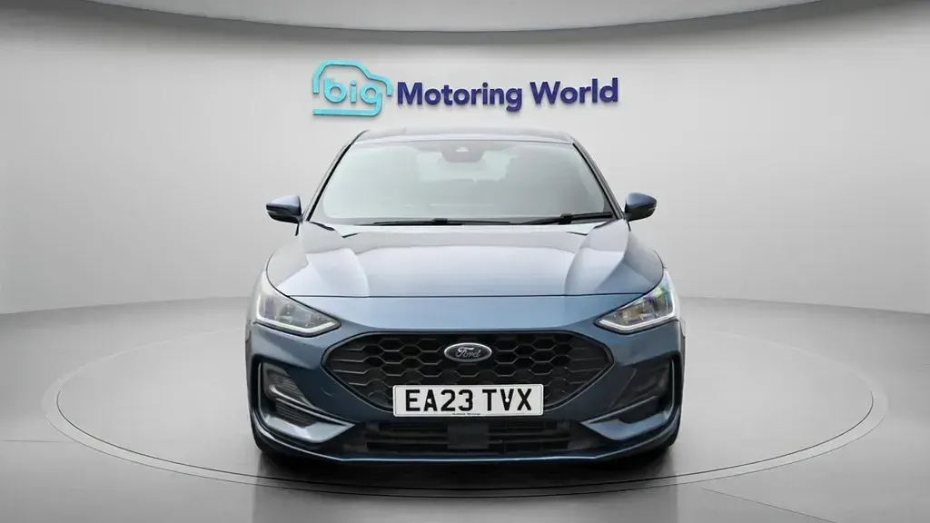 Gebraucht Ford Focus ST-Line X 125 PS (91 kW) 2023 Blau Kleinwagen
