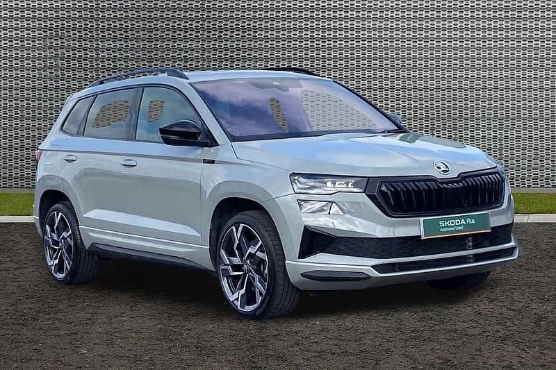 Meteor grey Used 2025 Skoda Karoq SportLine SUV | £26,994 (Good price) - Image 1/4