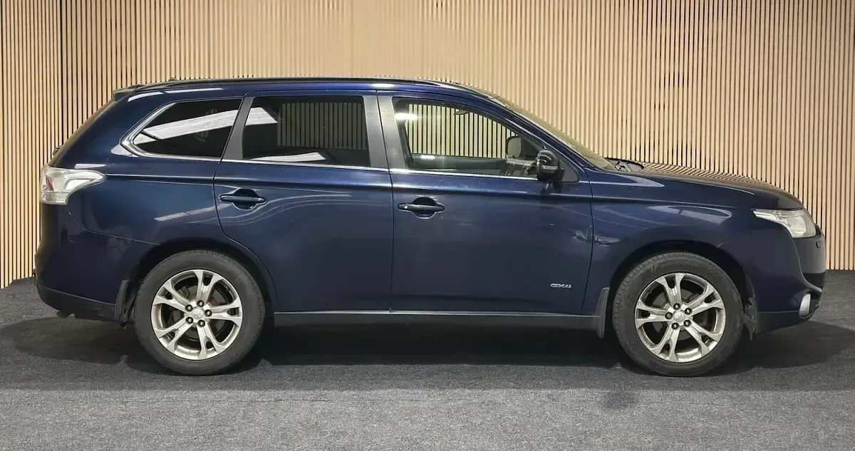 Used Mitsubishi Outlander 150 HP (110 kW) 2013 Blue SUV