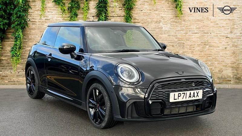 Used Mini Cooper Hatch 134 HP (98 kW) 2022 Black Hatchback