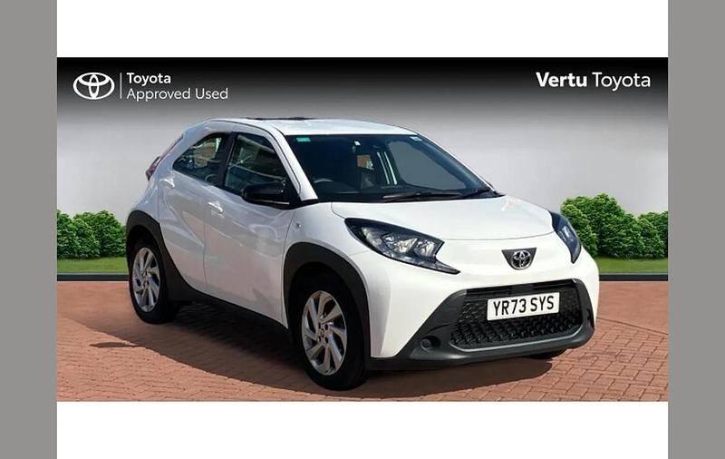 White Used 2023 Toyota Aygo X PURE SUV | £14,334 - Image 1/4