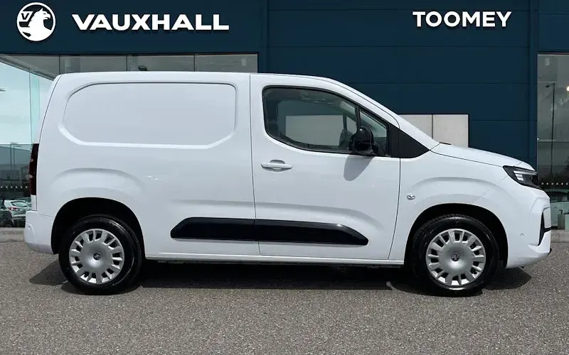 Used Vauxhall Combo 102 HP (75 kW) 2026 MPV