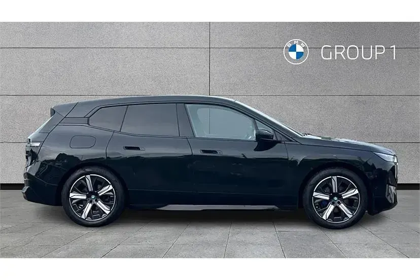 Usado BMW iX M Sport 239 kW (326 CV) 2022 Negro SUV