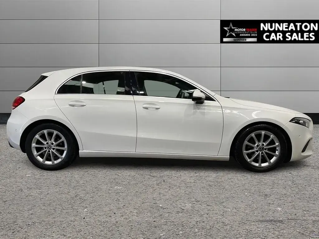 Used Mercedes A180 Executive 136 HP (100 kW) 2020 White Hatchback