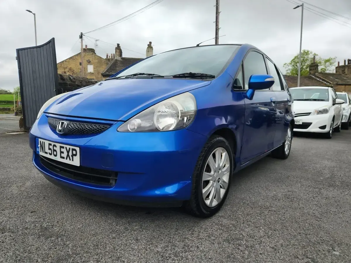 Second-hand Honda Jazz SE 83 CP (61 kW) 2006 Albastru Hatchback