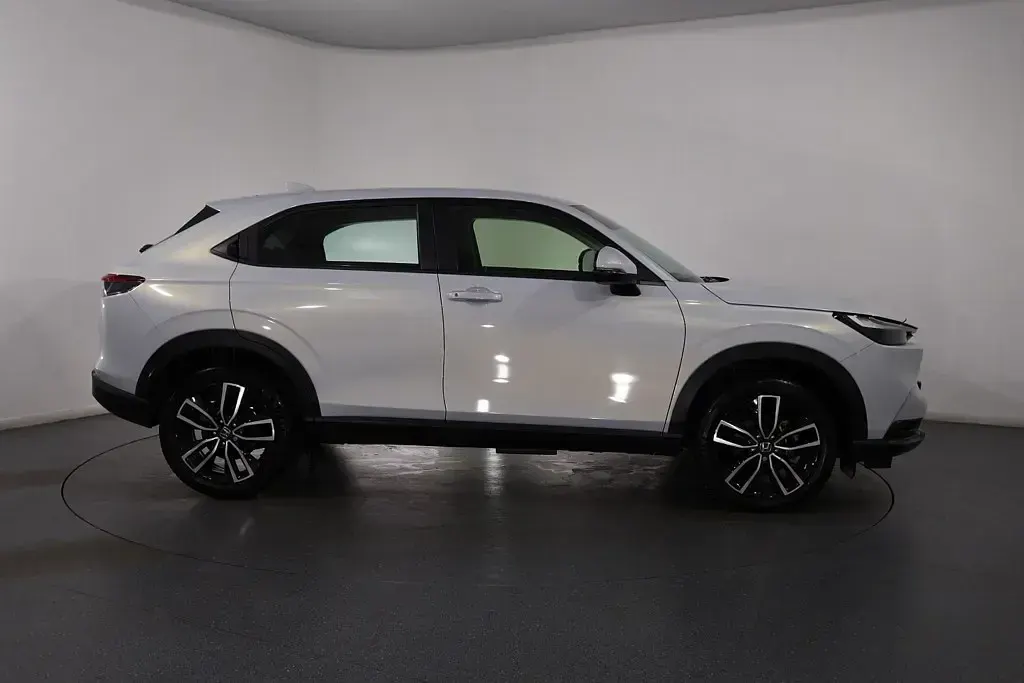 Used Honda HR-V Elegance 131 HP (96 kW) 2024 White SUV