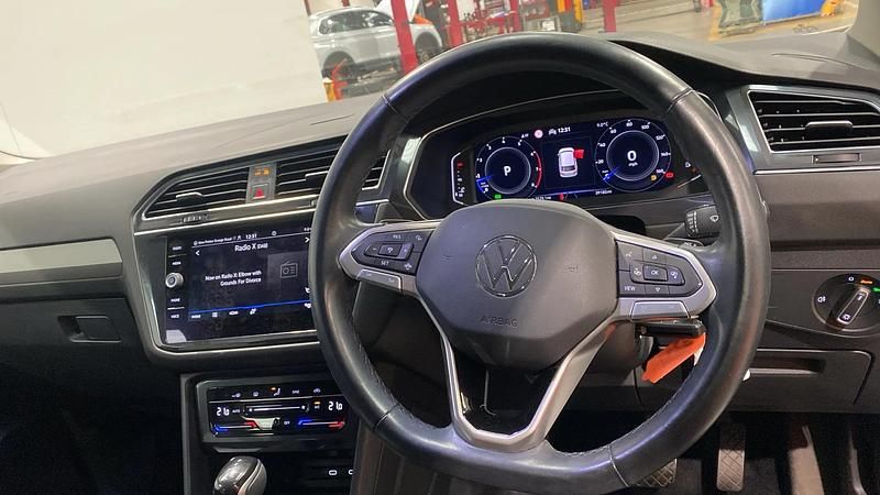 Used VW Tiguan Allspace Life 150 HP (110 kW) 2022 Grey SUV