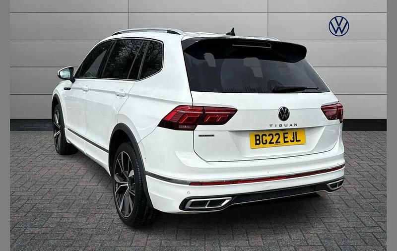Used VW Tiguan Allspace R-line 150 HP (110 kW) 2022 White SUV