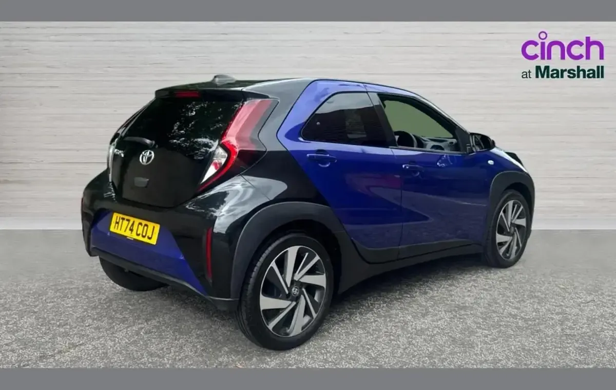 Used Toyota Aygo X 72 HP (52 kW) 2024 Blue SUV