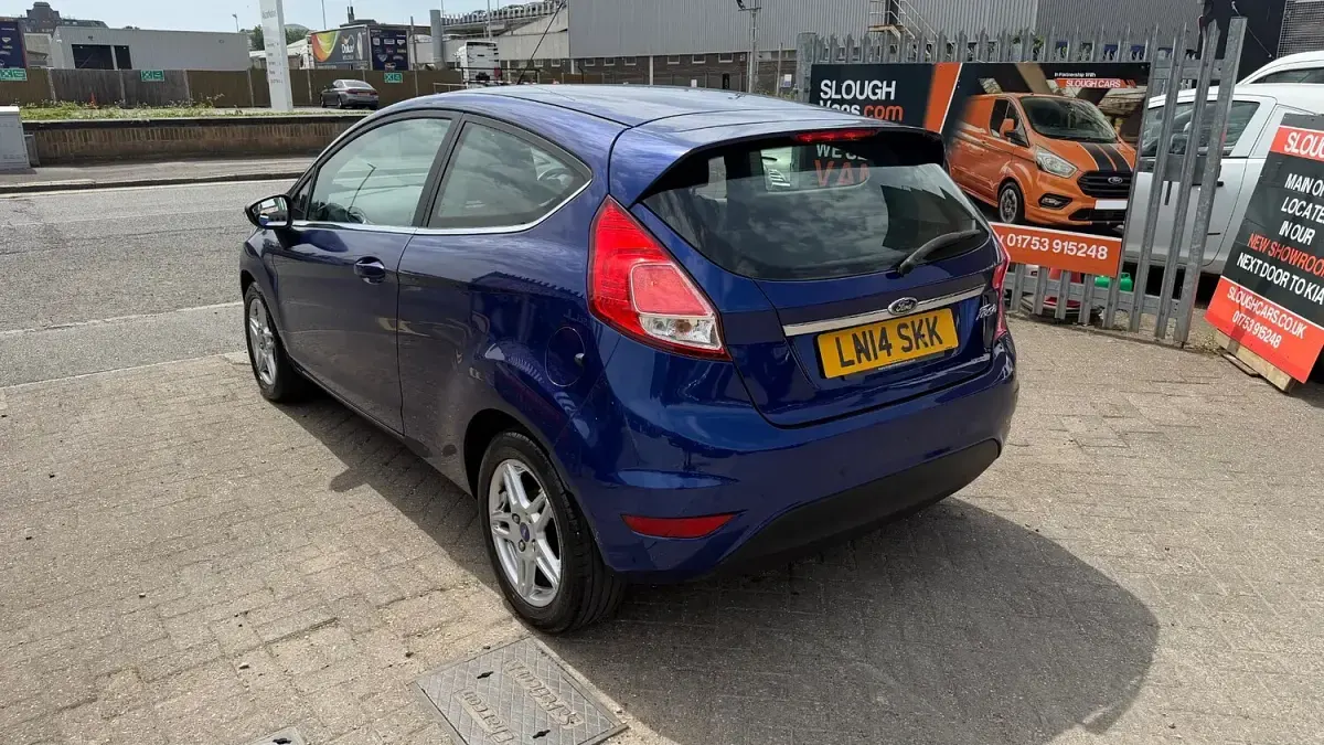 Usado Ford Fiesta Zetec 2014 Azul Citadino