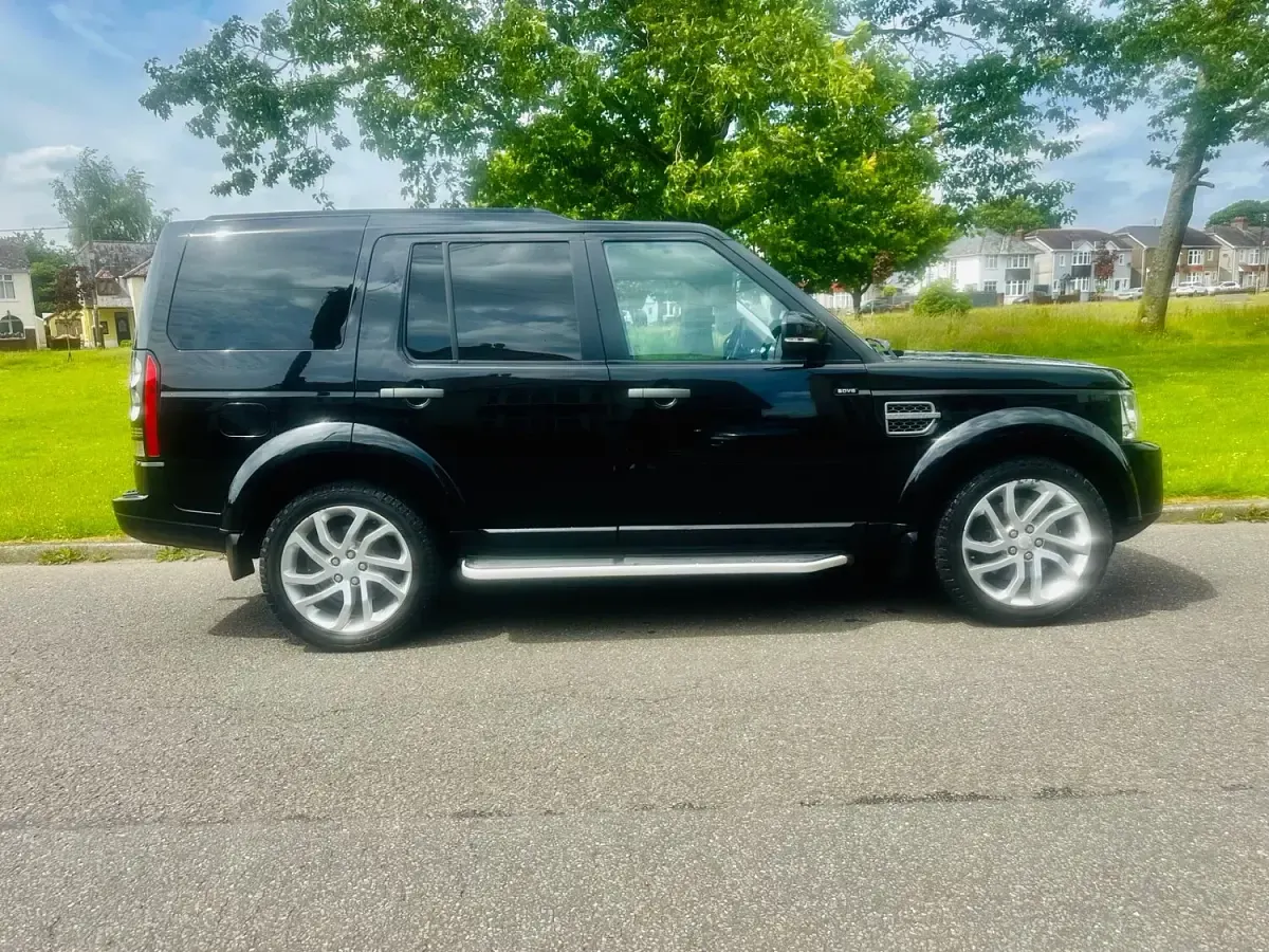 Used Land Rover Discovery SE 2015 Black SUV