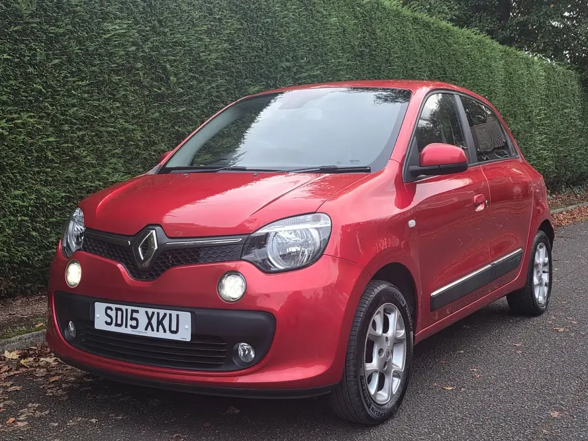 Used Renault Twingo Dynamique 90 HP (66 kW) 2015 Red Hatchback