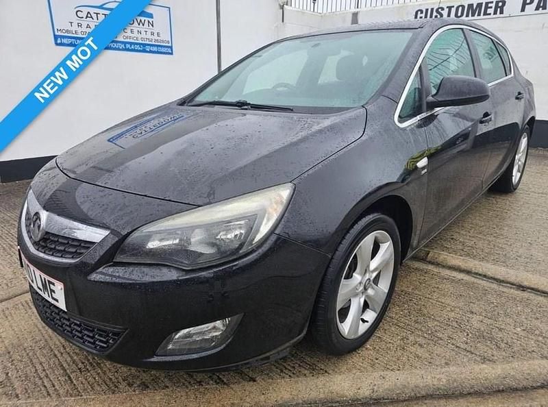 Black Used 2010 Vauxhall Astra SRi Hatchback | £3,495 (Fair price) - Image 1/3