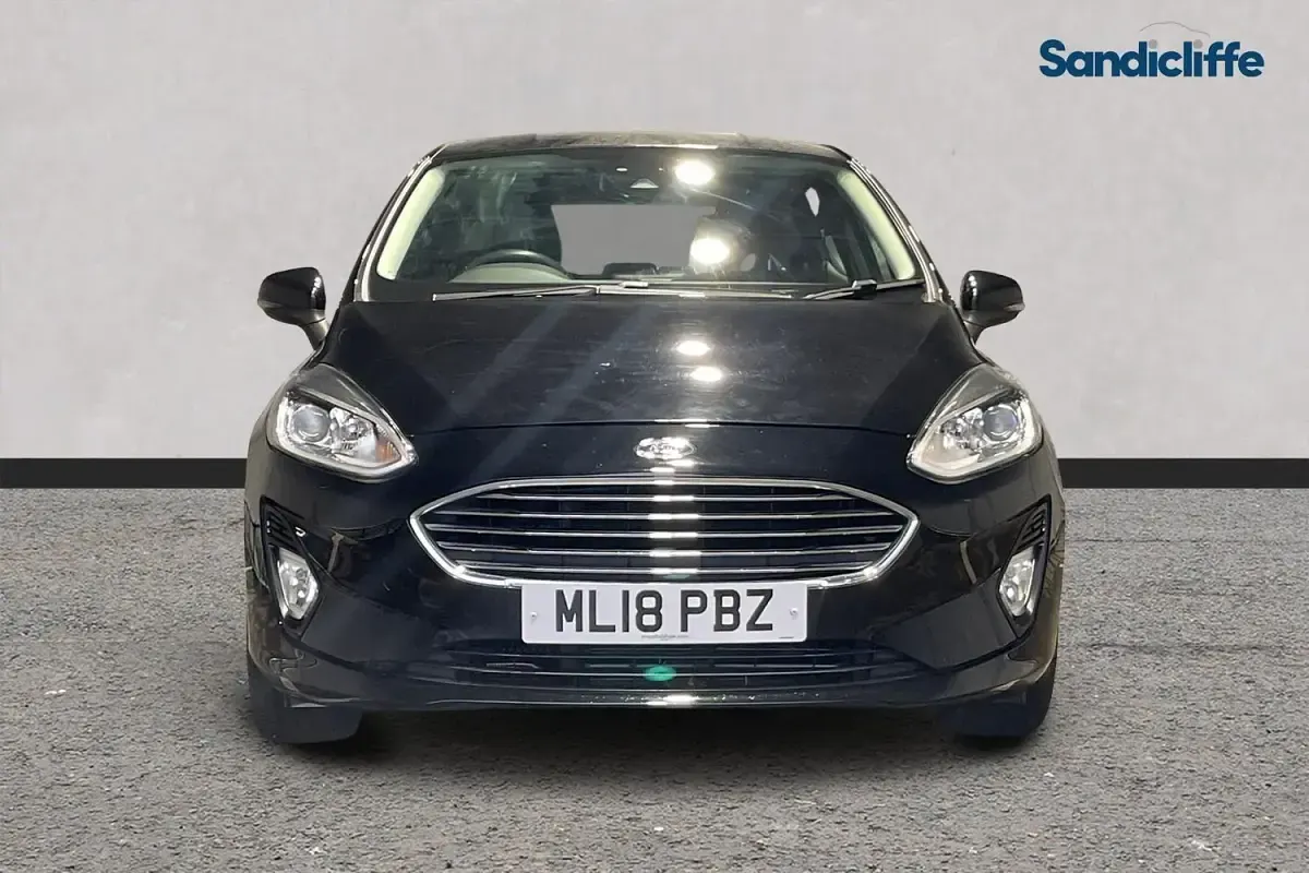 Używany Ford Fiesta Zetec 2018 Czarny Hatchback